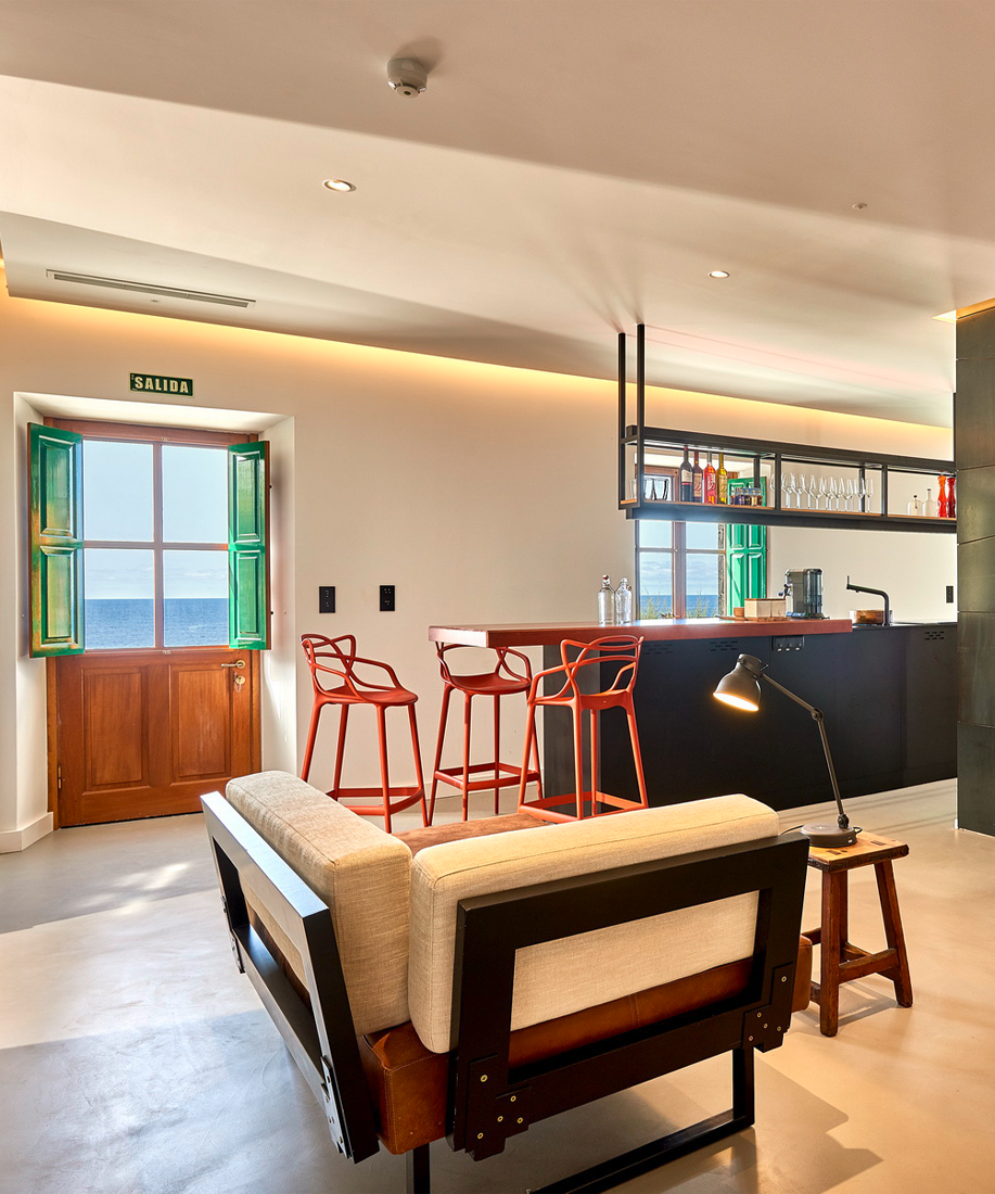 Floatel Faro Punta Cumplida-7